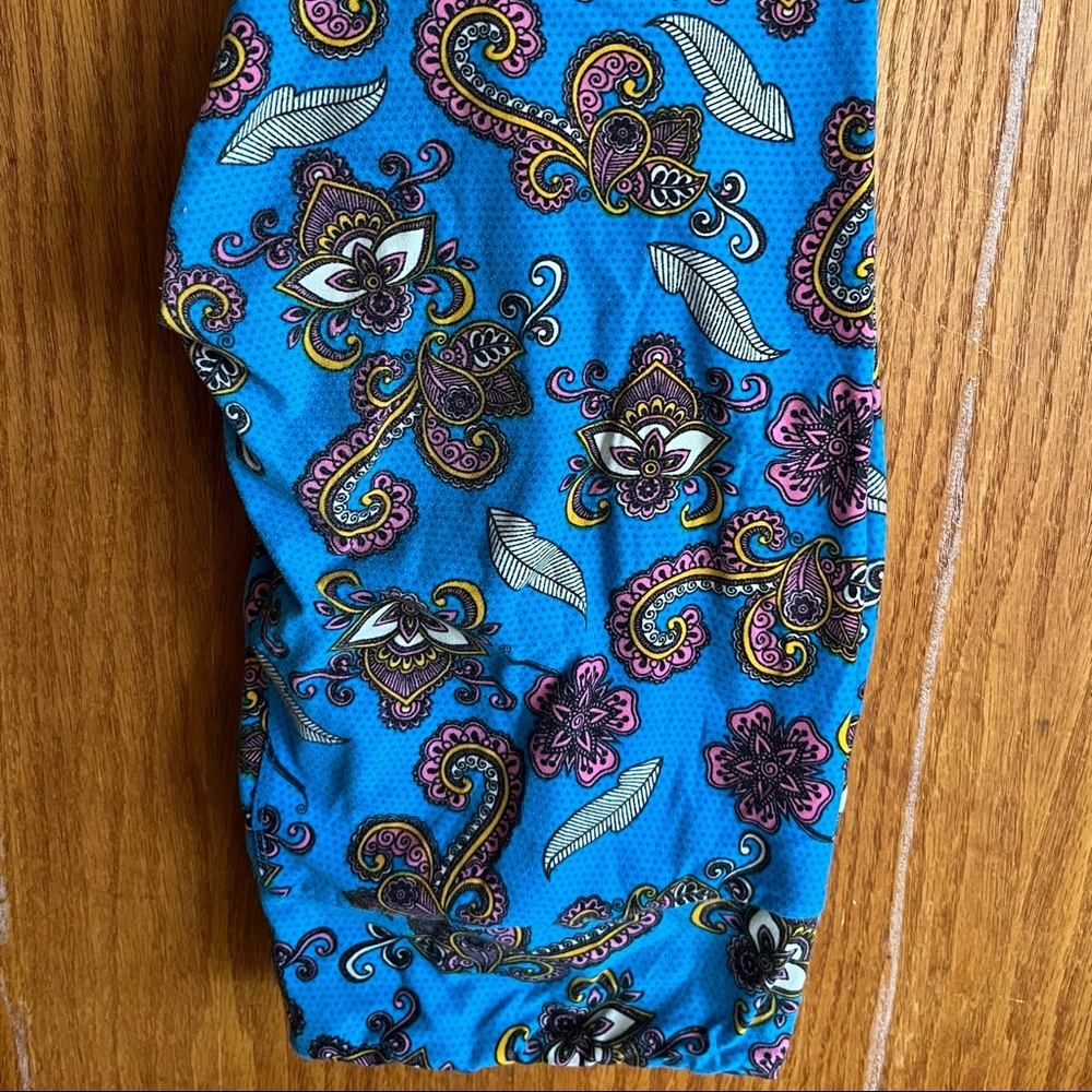 Lularoe Leggings. Retro design.